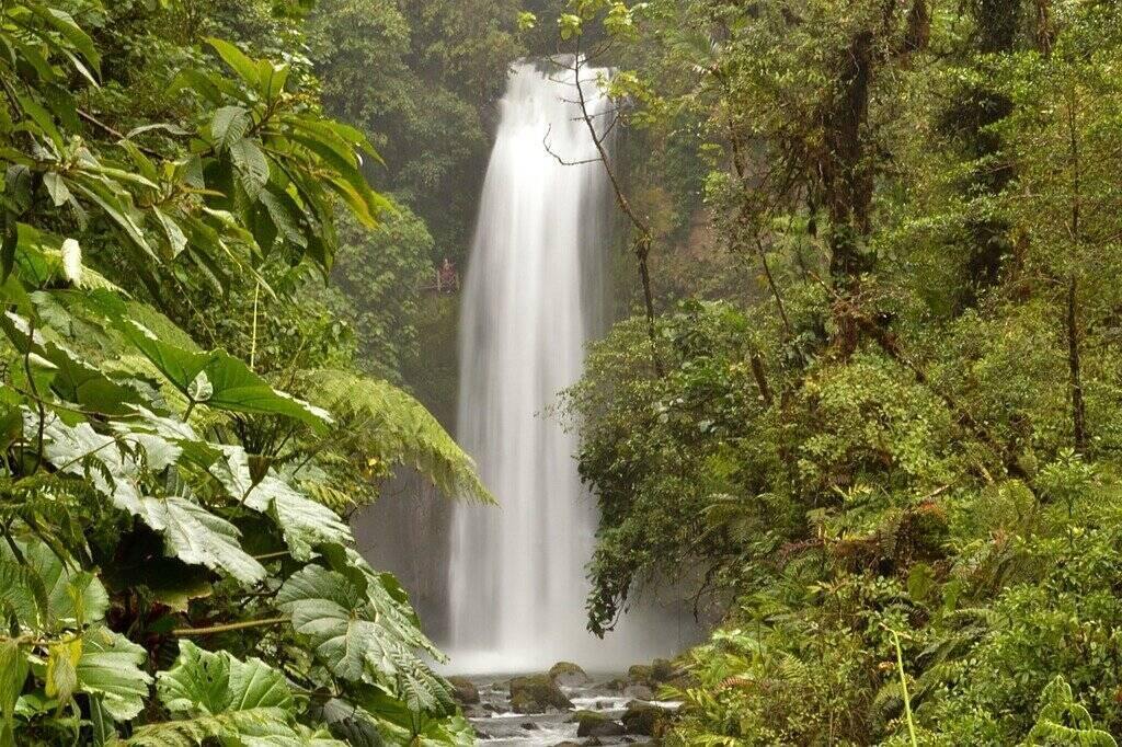 waterfall-in-costa-rica